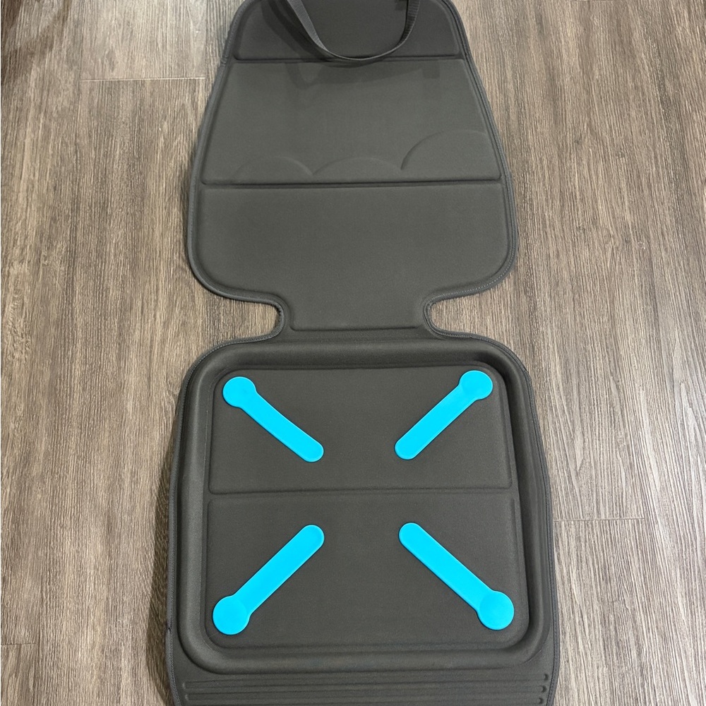 Munchkin Elite Seat Guardian Child Car Seat Protector
